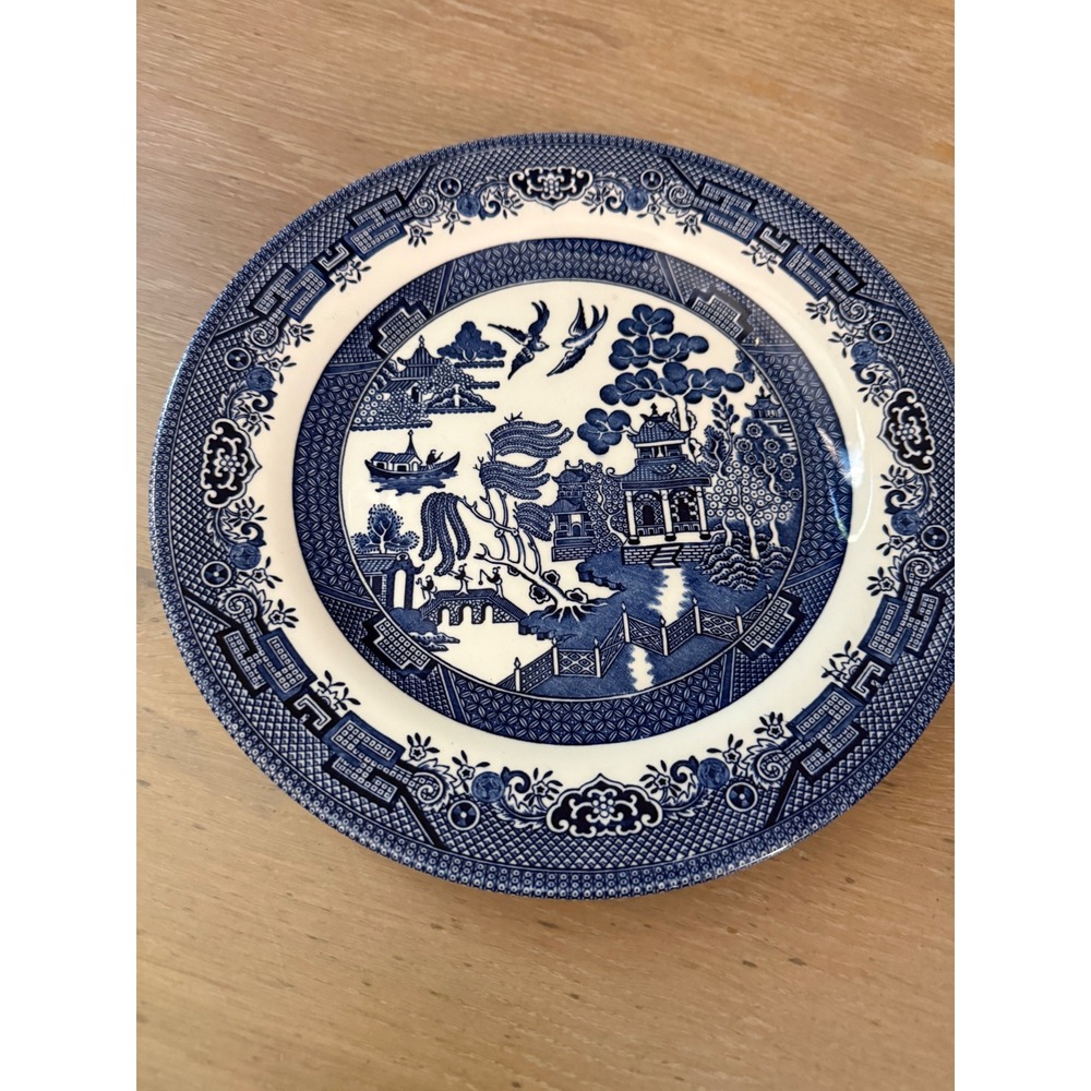 Churchill Blue Willow Dinner Plate 10 Inch Made in England Blue White China